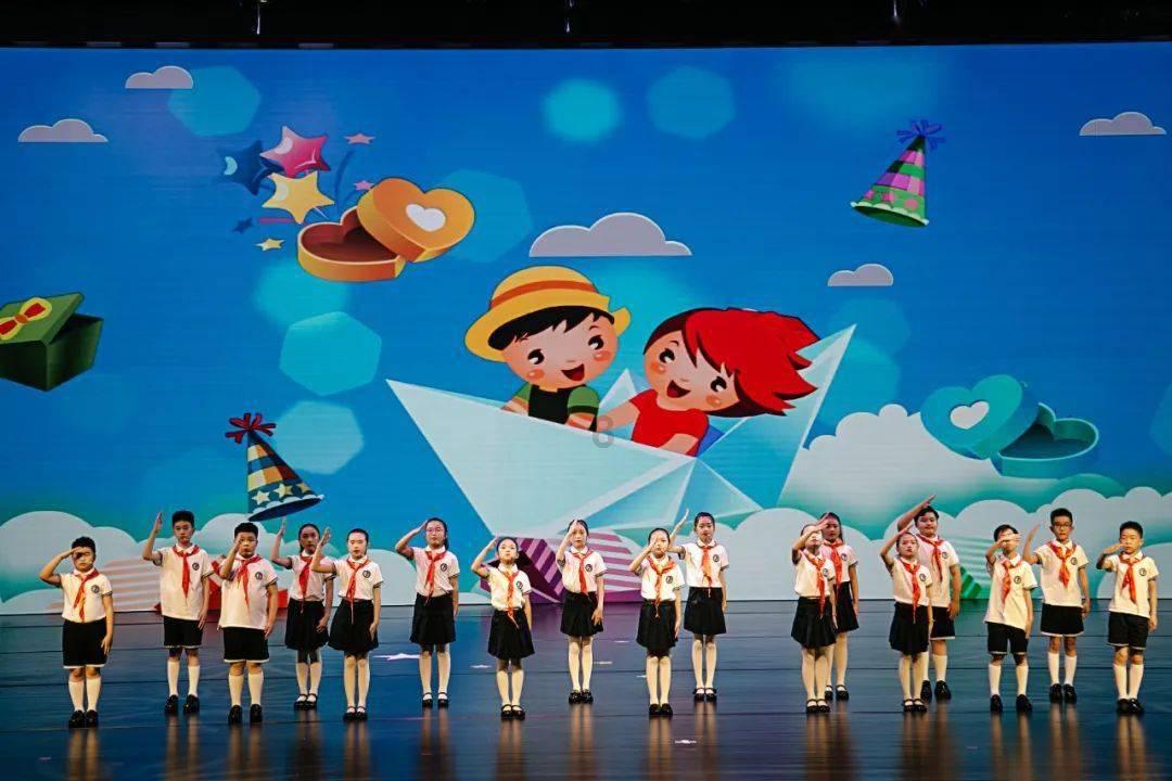 少女安娜开演唱会