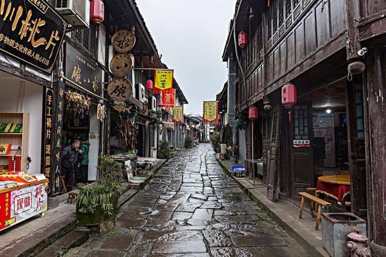 武汉市江岸区：争先示范 探索加快转型发展新路子